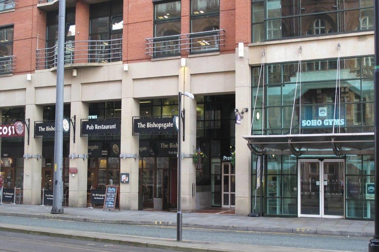 Premier Inn Manchester Central ภายนอก รูปภาพ